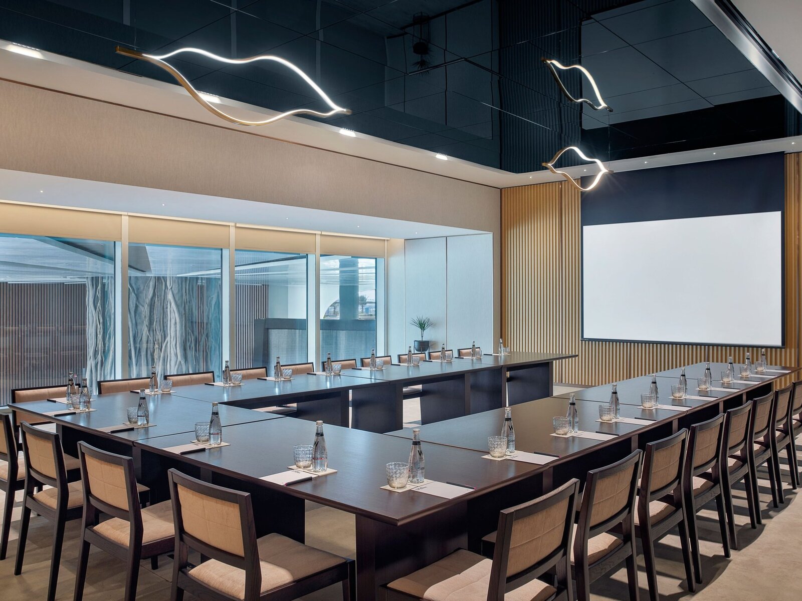 011 - W Dubai - Mina Seyahi.jpg