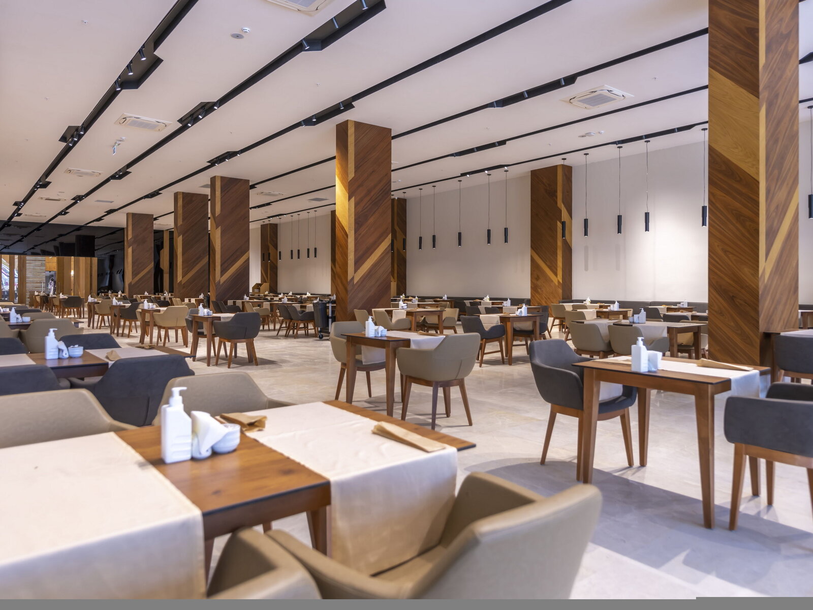 020 - Sorgun Akadia Luxury Hotel.jpg