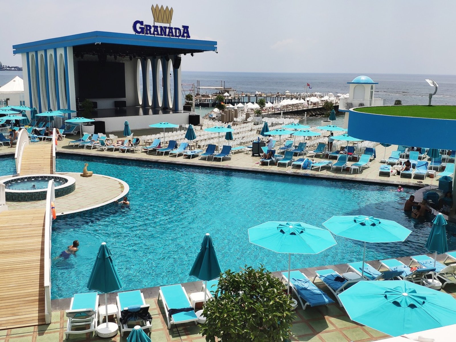 012 - Granada Luxury Beach.jpg