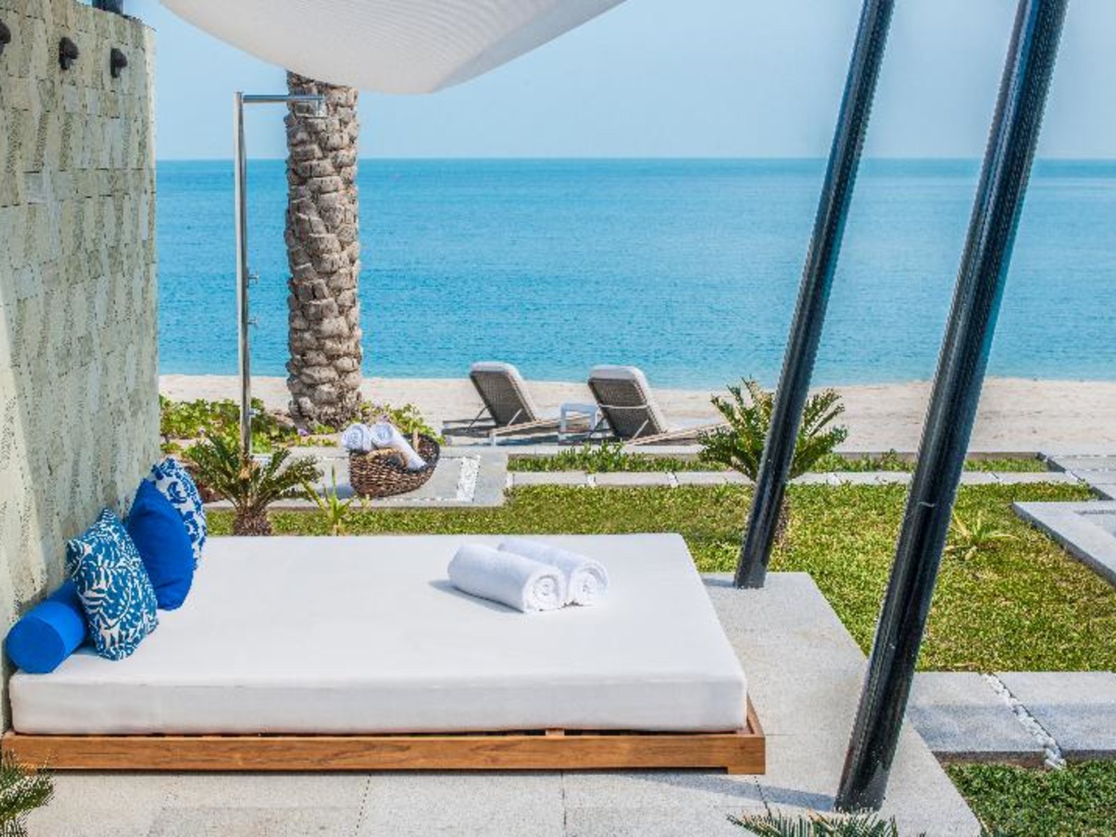 036 - Zaya Nurai Island.jpg