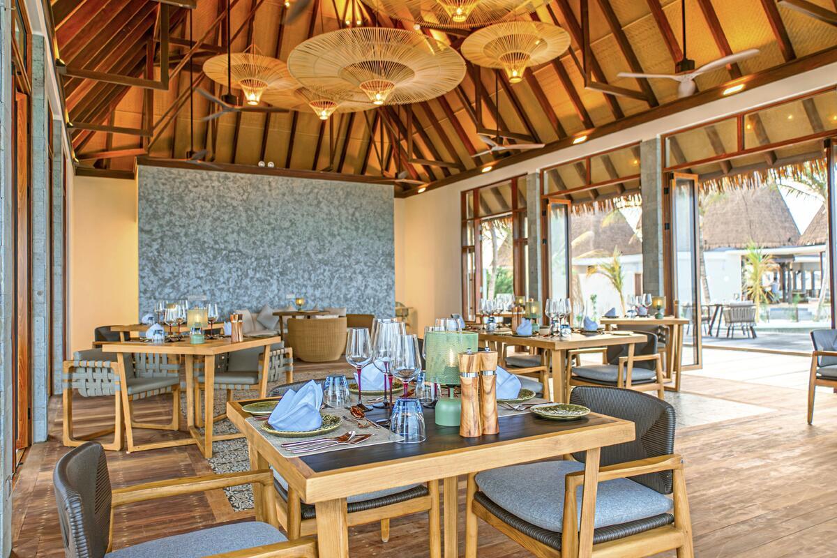 030 - Meyyafushi Maldives.jpg