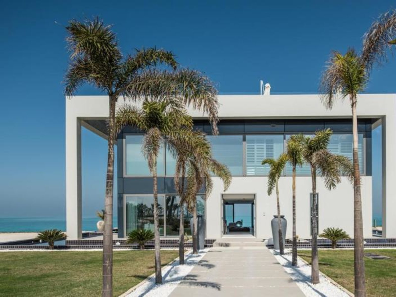 011 - Zaya Nurai Island.jpg