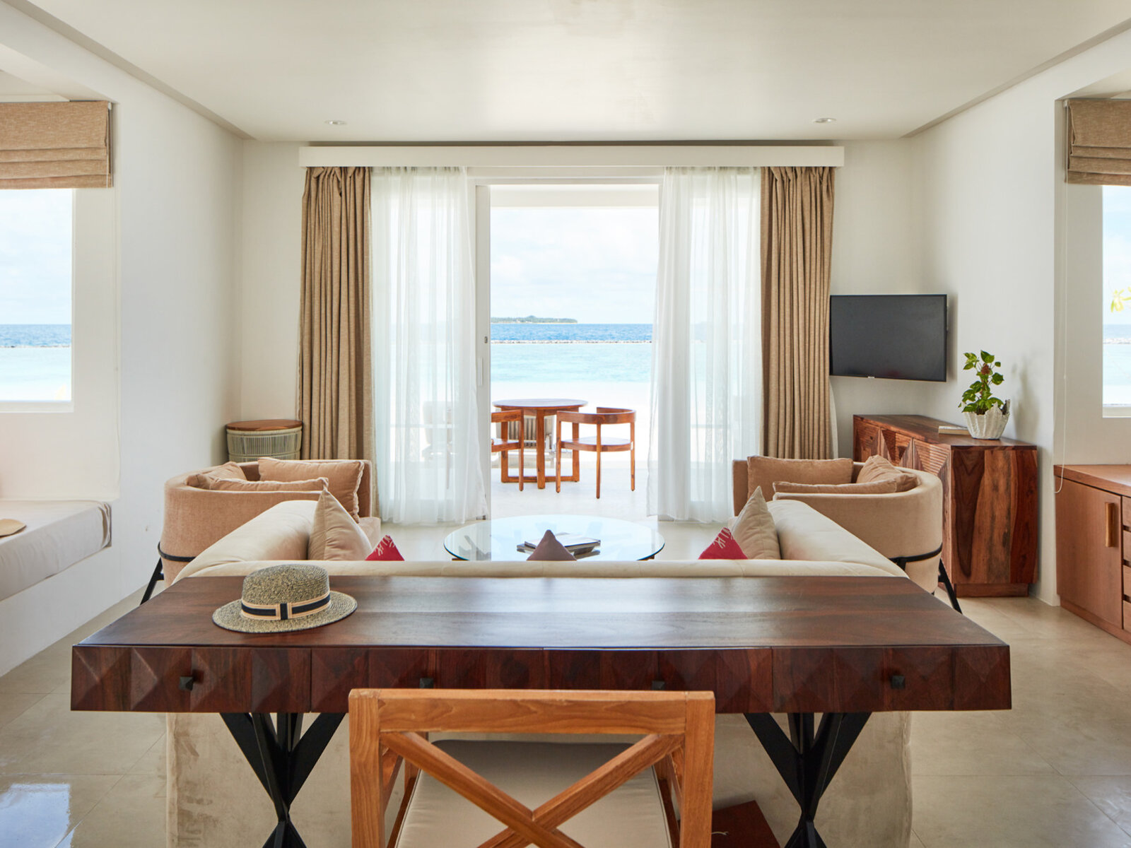 043 - Sun Aqua Iru Veli.jpg