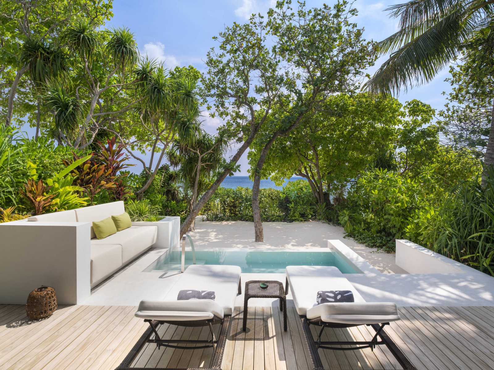 040 - The Westin Maldives Miriandhoo Resort .jpg