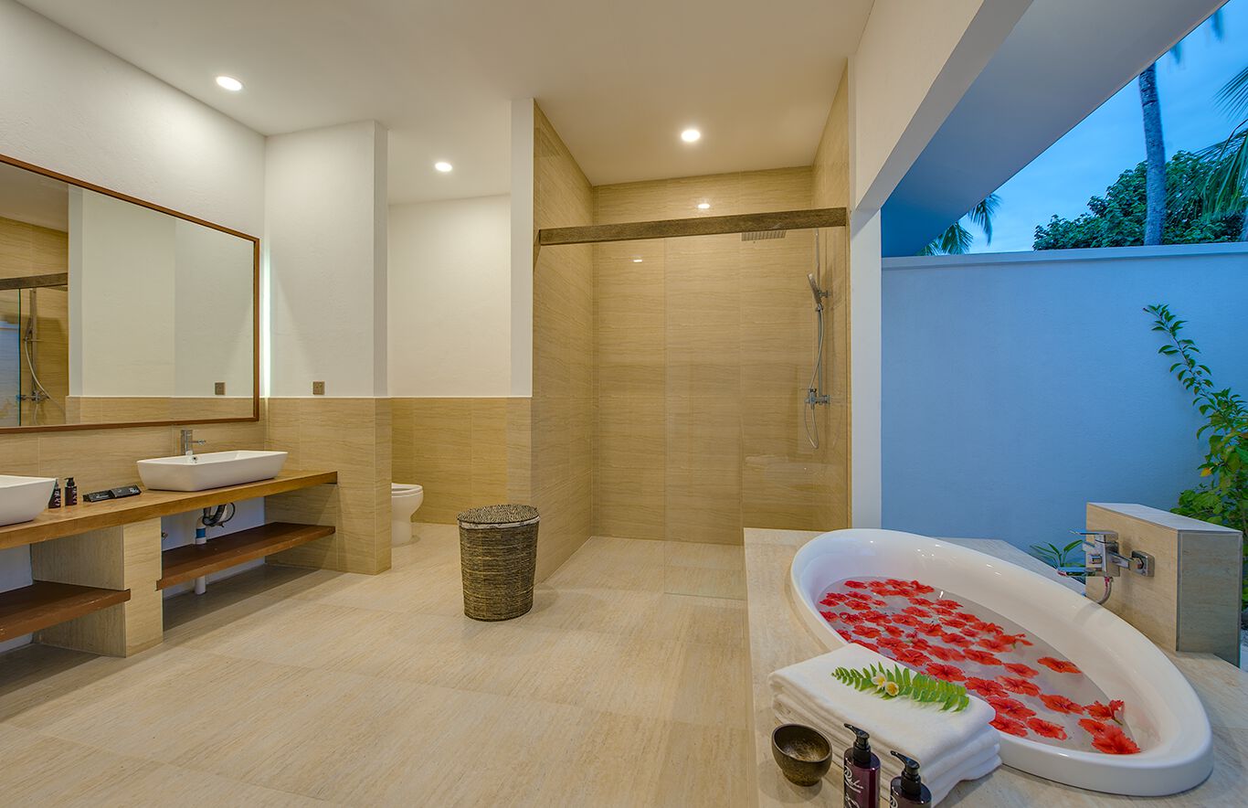 010 - Rahaa Resort .jpg