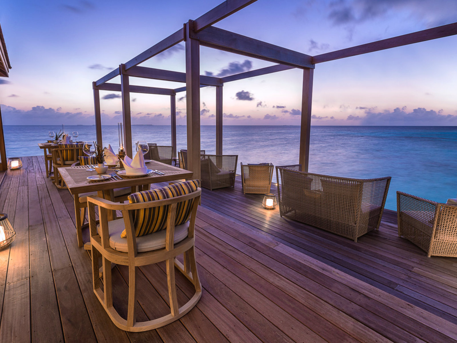 9150221 - Hurawalhi Island Resort Maldives.jpg