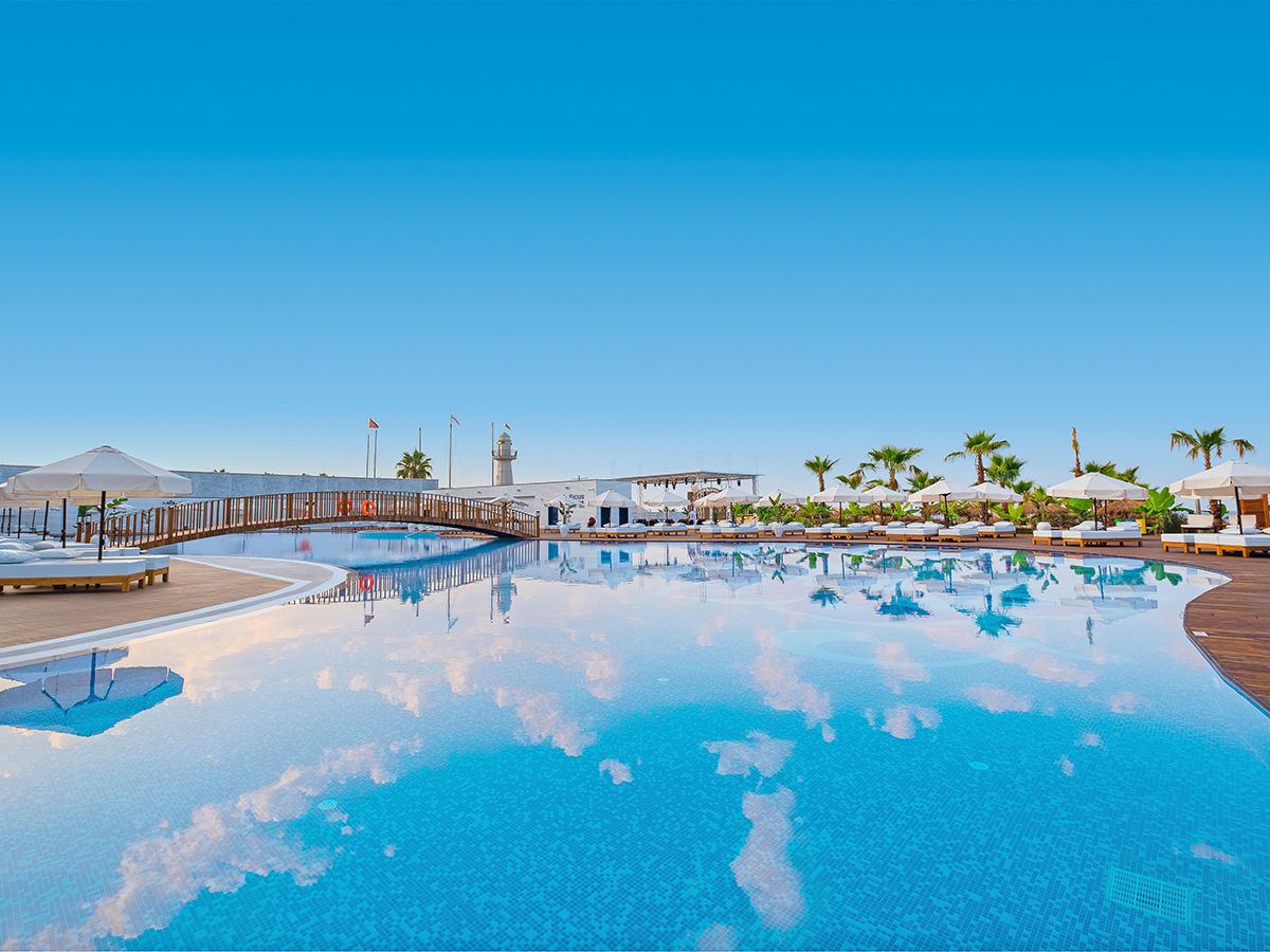 001 - Rubi Platinum Sign.jpg