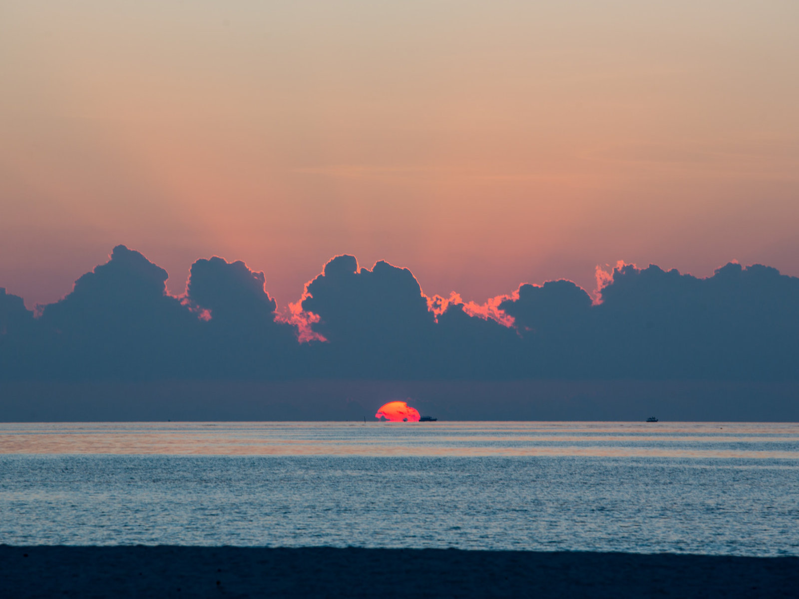 007 - Innahura Maldives Resort.jpg