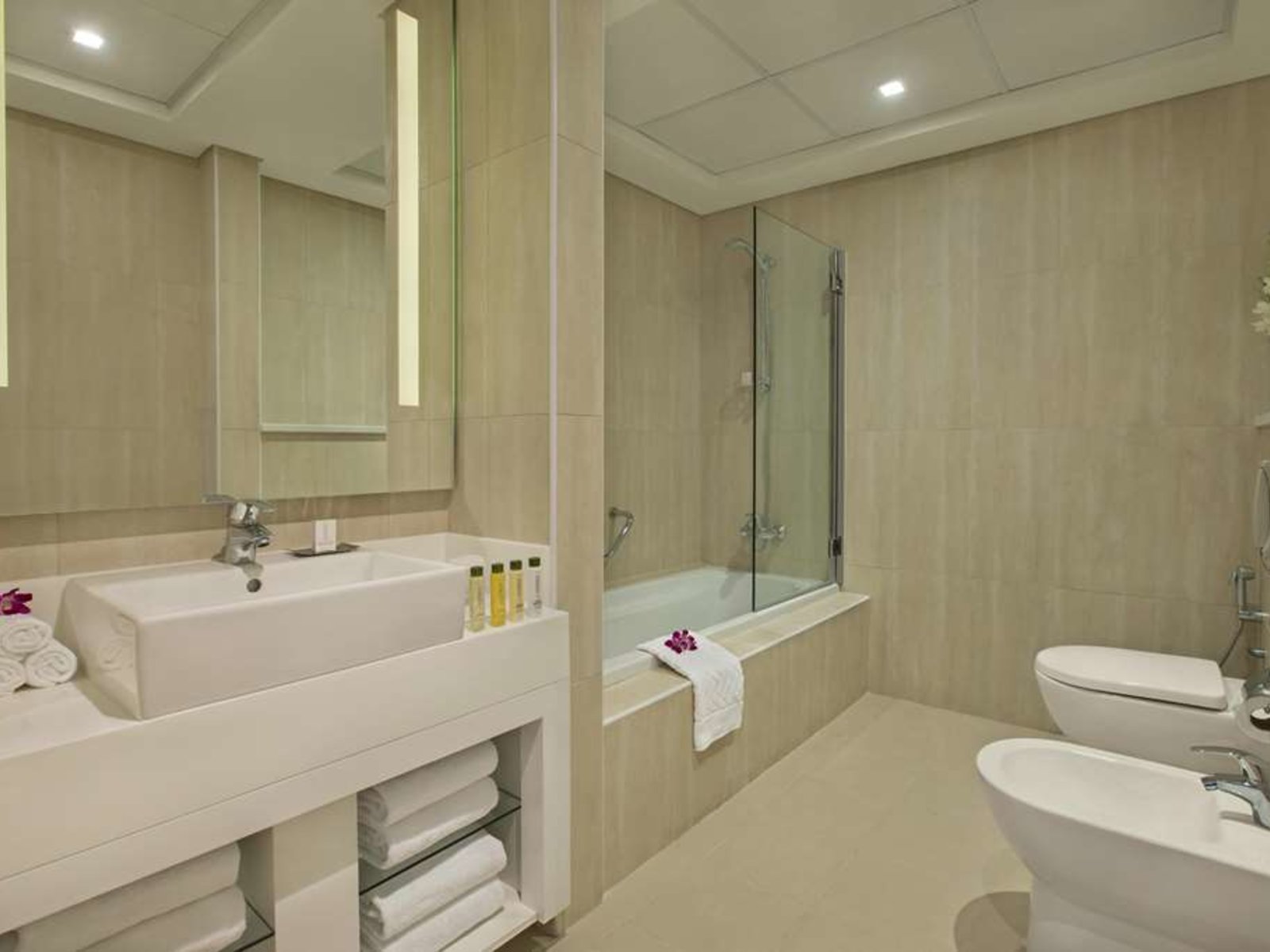 015 - DoubleTree by Hilton Dubai Jumeirah Beach.jpg