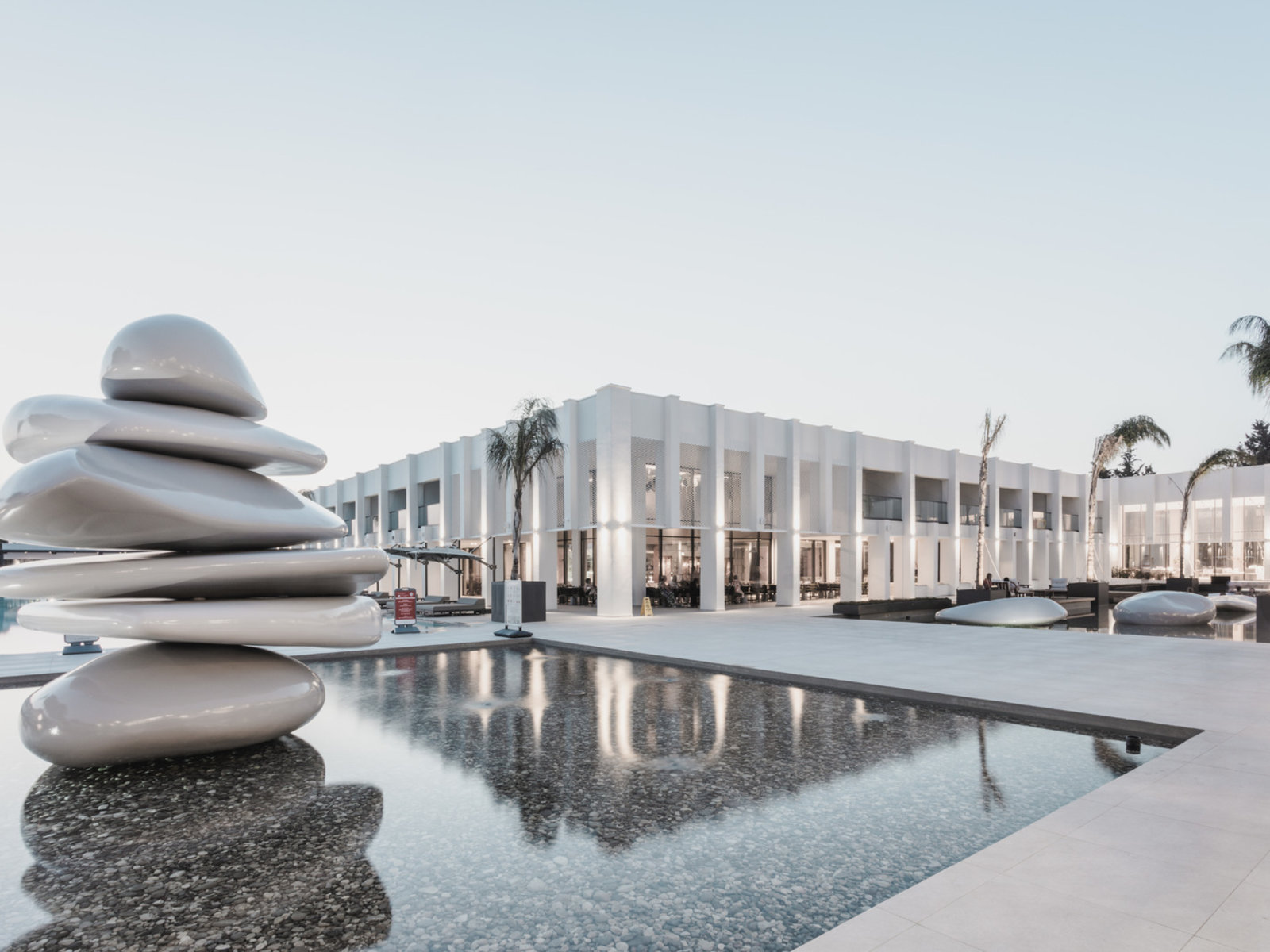 002 - PALOMA Finesse Side.jpg