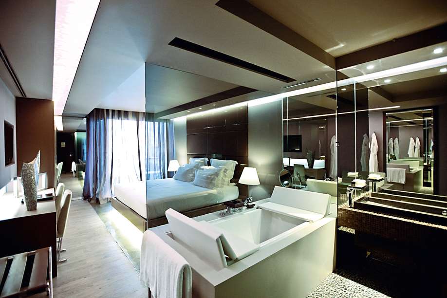 102819233 - The Vine.jpg