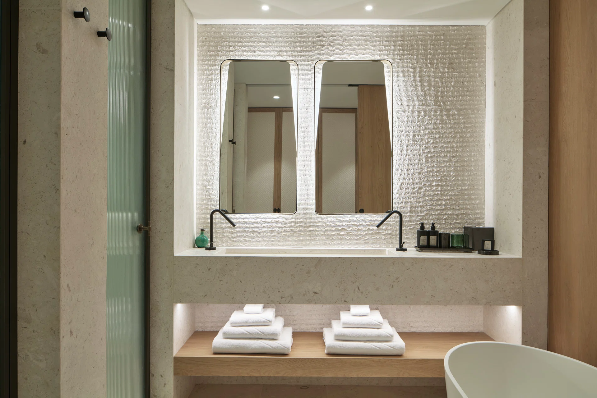 W Costa Navarino · Escape Agora Beachfront Infinity 1-Bedroom Suite