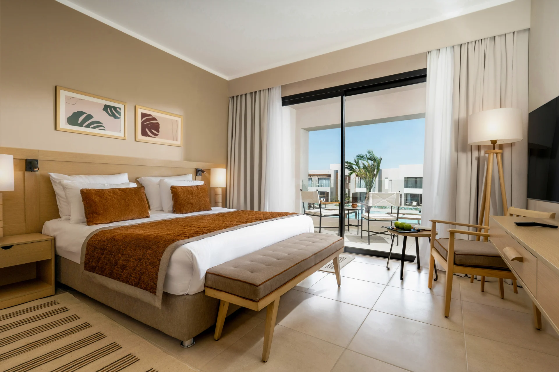JAZ Elite Amara · Deluxe, Queen Bed, Partial Sea View