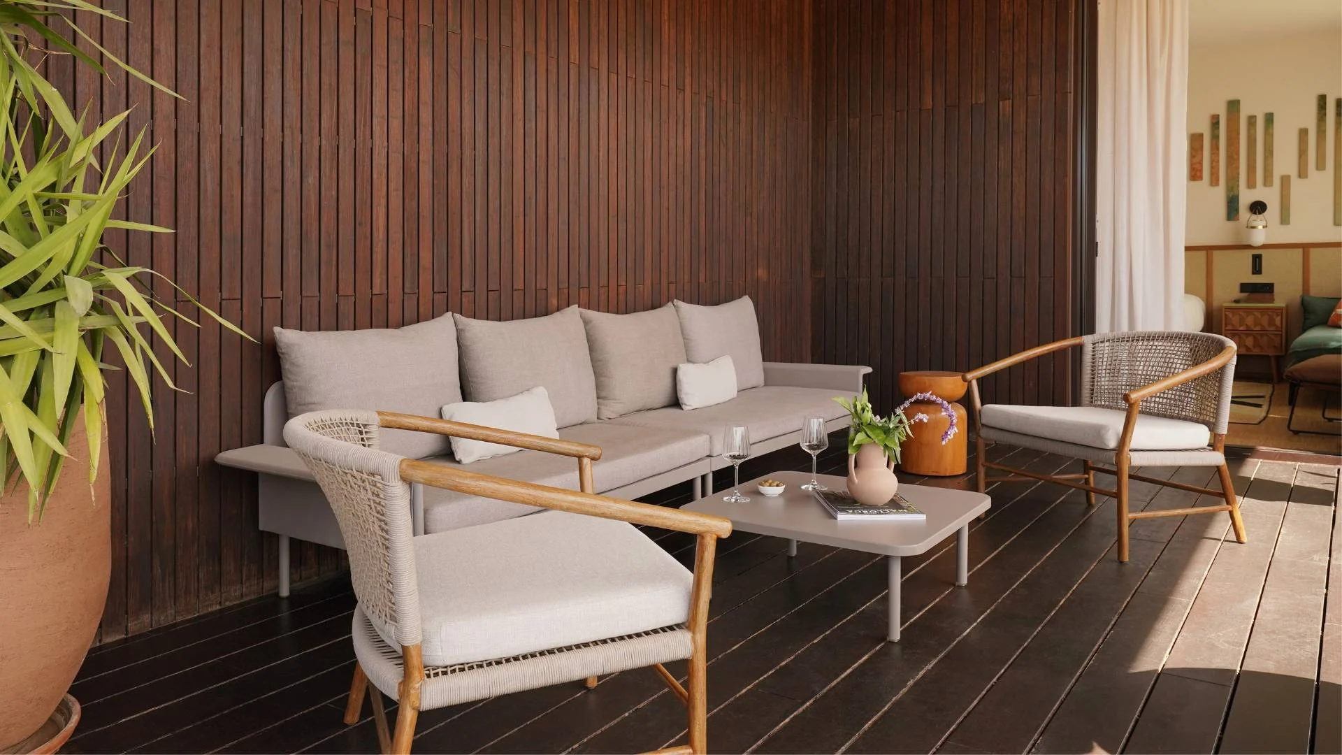 Kimpton Aysla Mallorca · King-Size-Bett mit Doppelbalkon