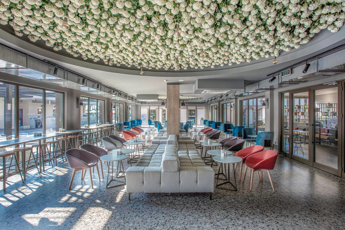 Paloma Orenda · Bistro