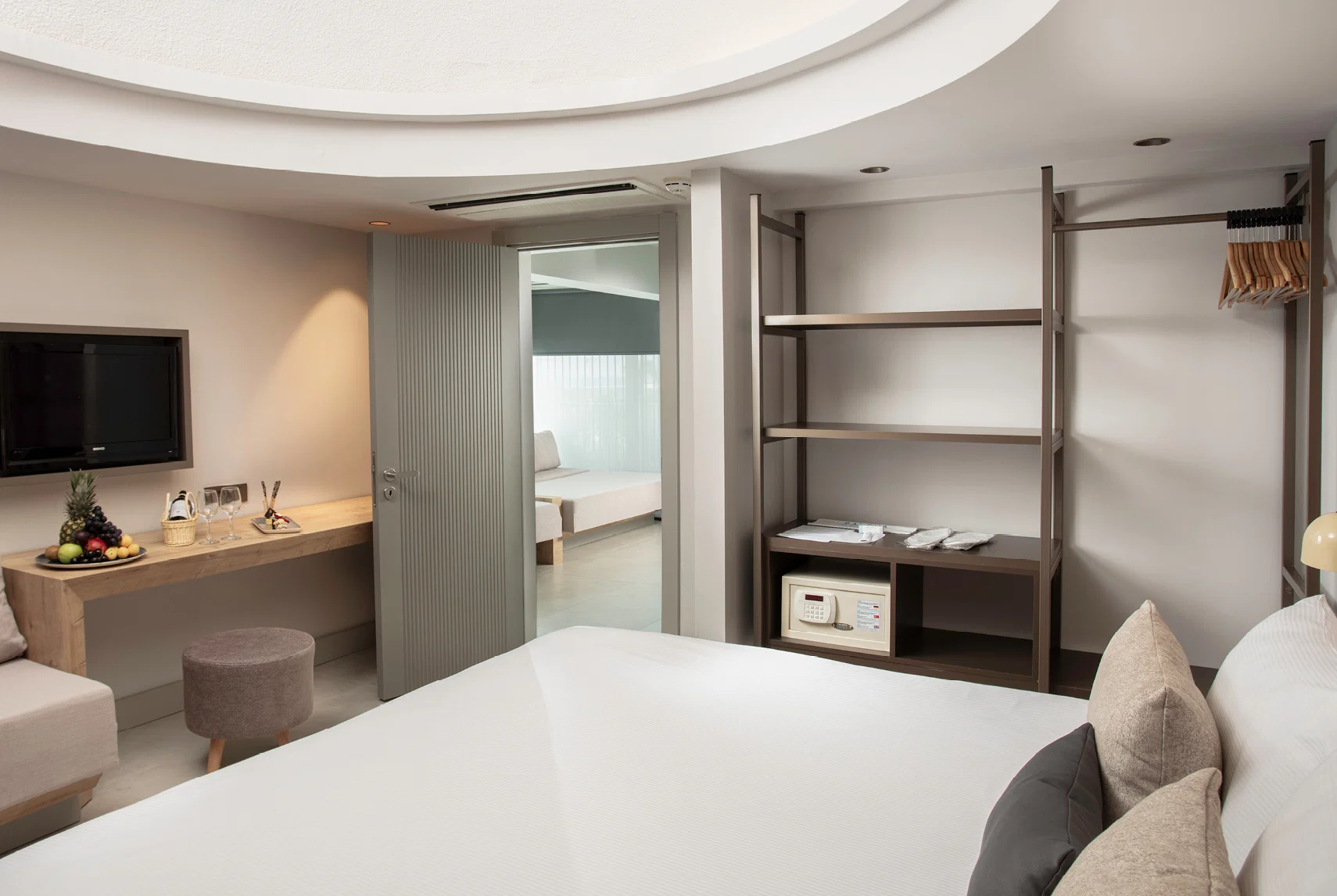 Paloma Orenda · FAMILIEN SUITE MIT MEERBLICK
