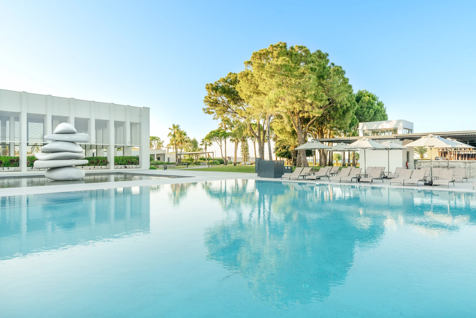 Paloma Finesse Side · Großer Pool des Paloma Finesse