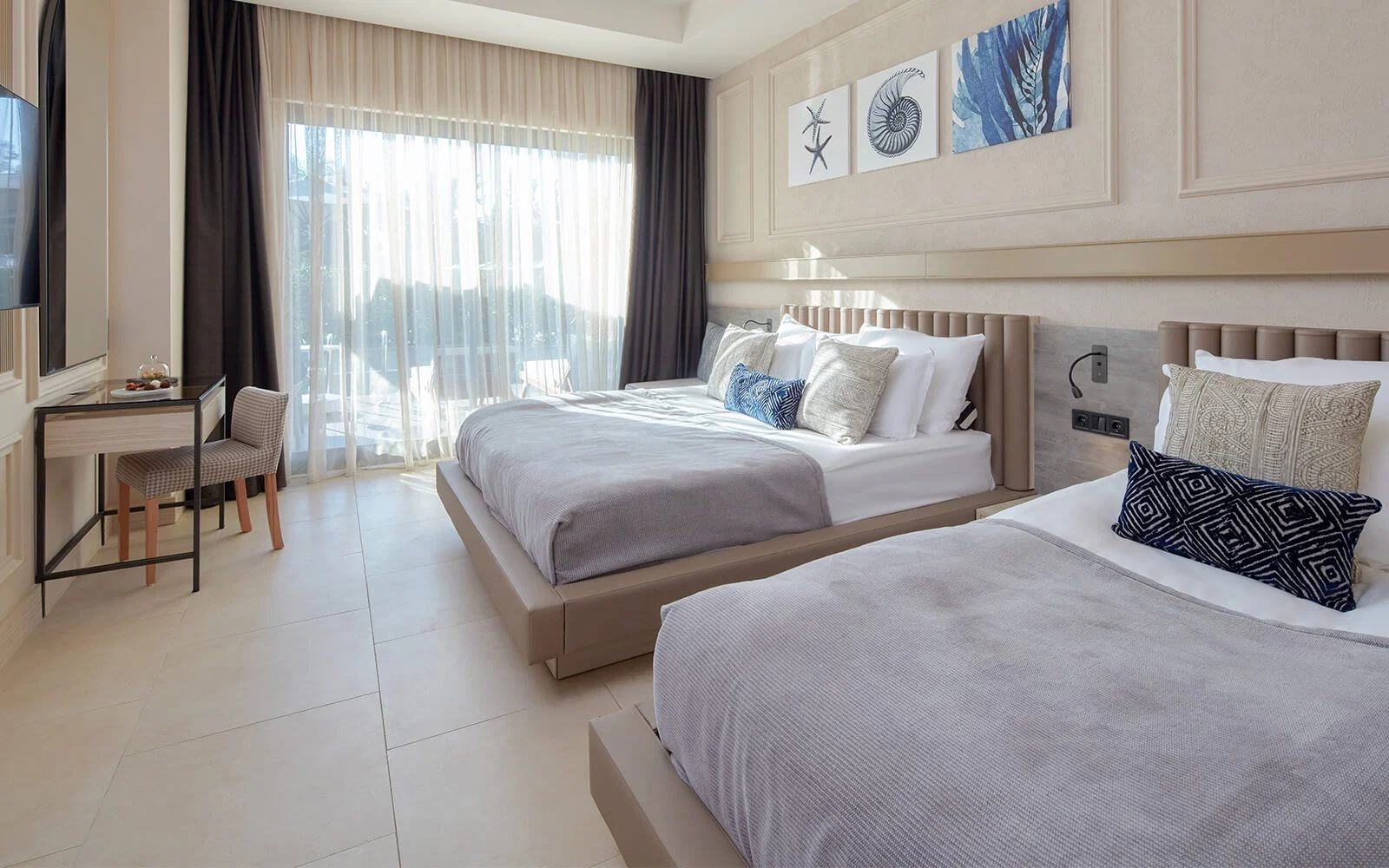 LIU Resorts · DELUXE LAND VIEW