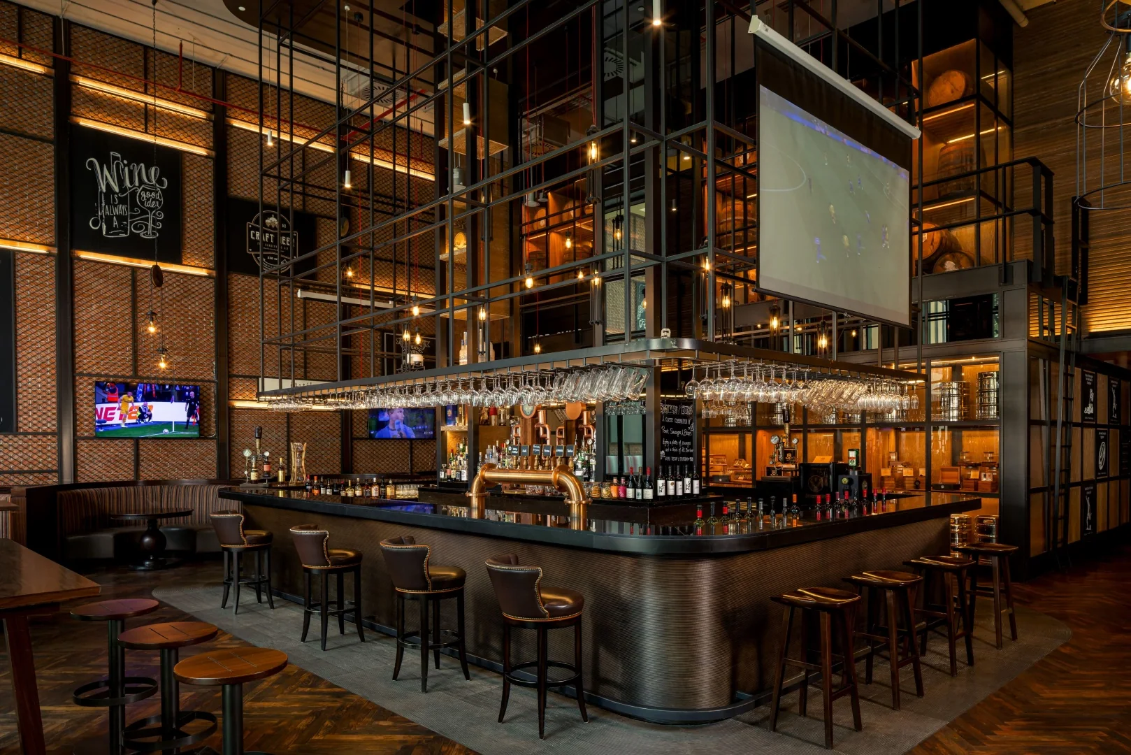 Saadiyat Rotana Resort & Villas · Hamilton’s Gastropub