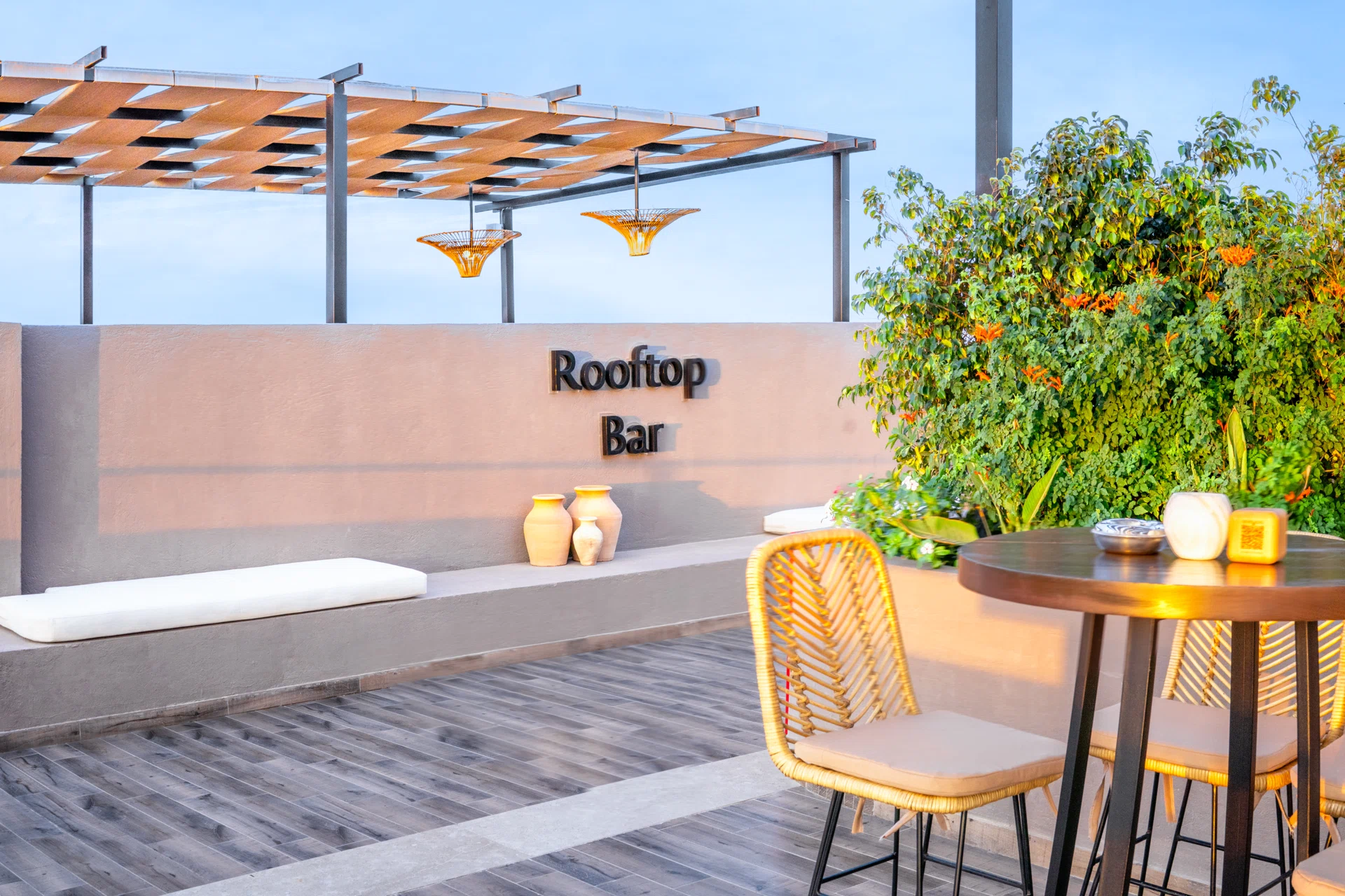 Sentido Naga Bay · Rooftop Bar