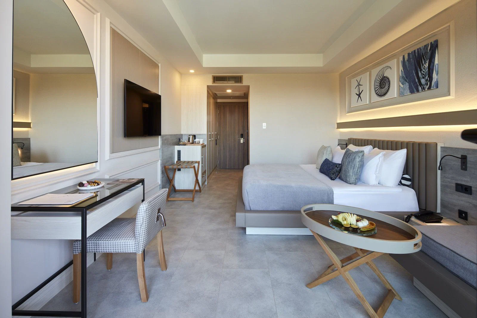 LIU Resorts · DELUXE SIDE SEA VIEW