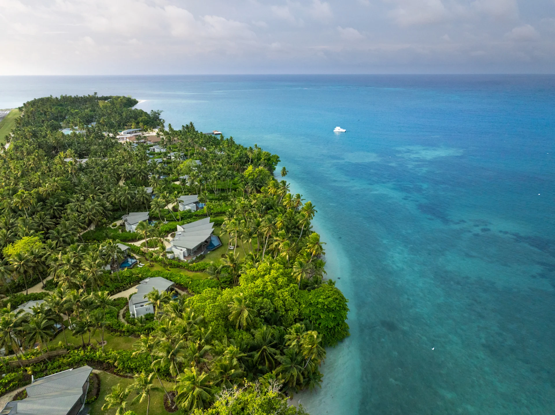 Waldorf Astoria Seychelles Platte Island · Küste und Villen von Platte Island