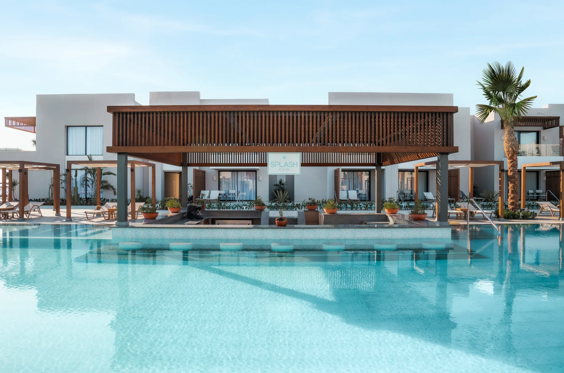 JAZ Elite Amara · Splash Pool Bar