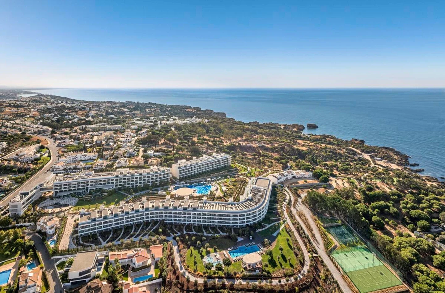 W Algarve · Hotelanlage aus der Luft