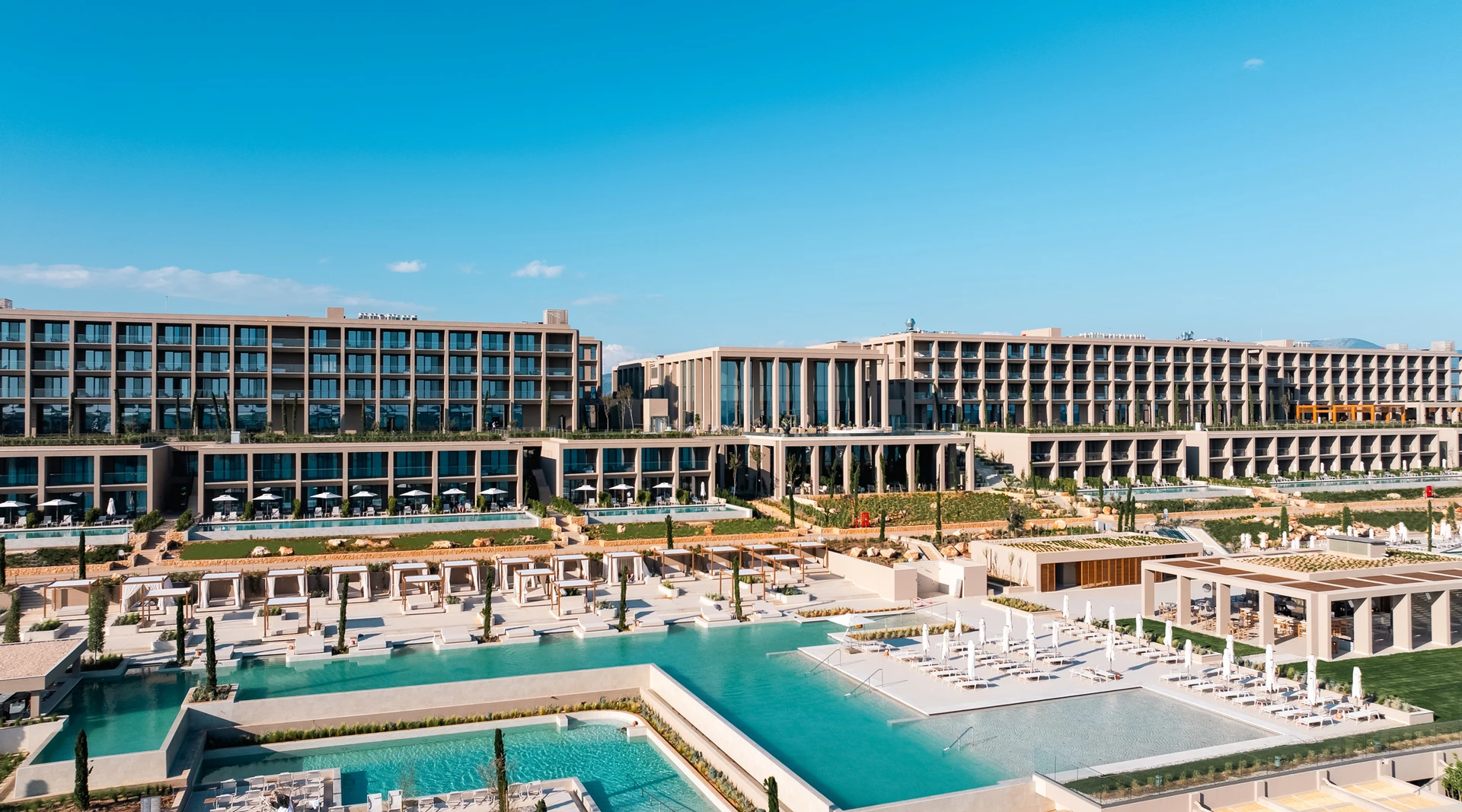 Akra Didim · Poollandschaft und Hauptgebäude