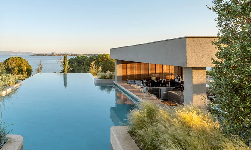 Akra Didim · Livar Pool Bar (+16)