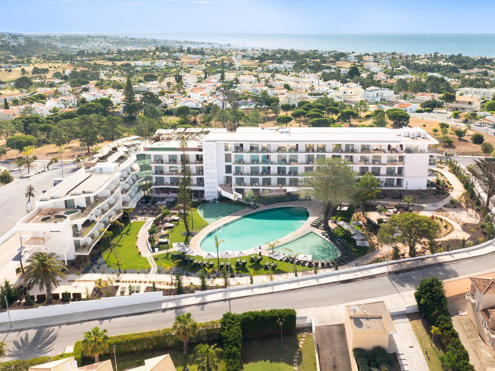 ananea Castelo Suites Algarve · Das Hotel in Sesmarias aus der Luft