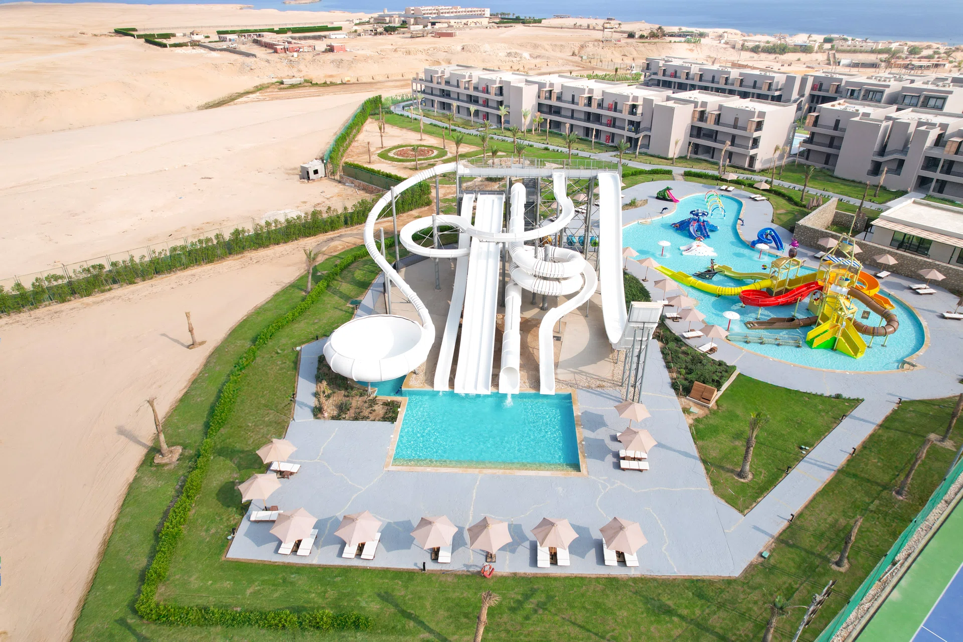 Sentido Naga Bay · Aquapark