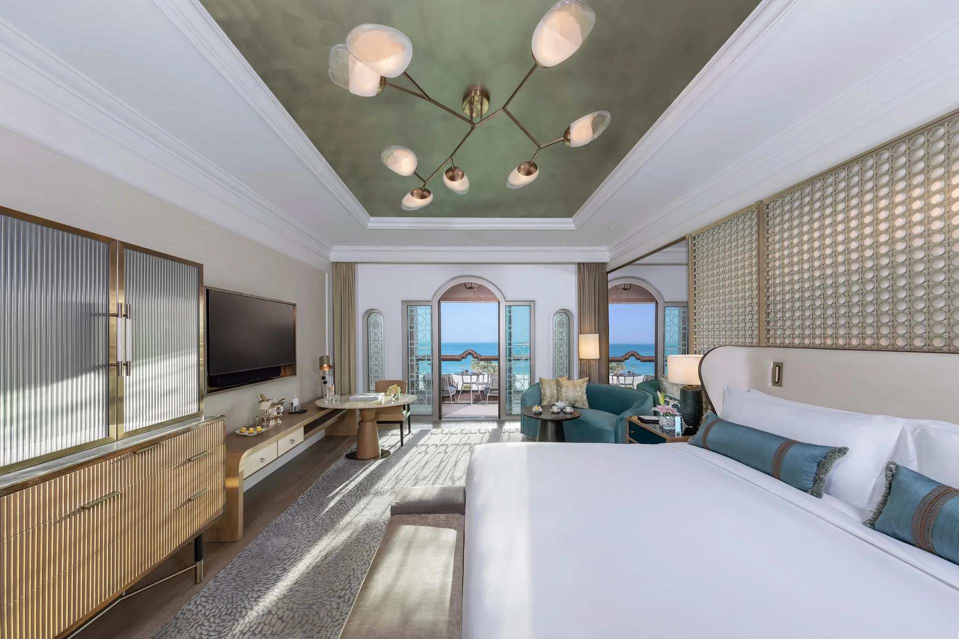 Emirates Palace Mandarin Oriental, Abu Dhabi · Club-Zimmer mit Meerblick