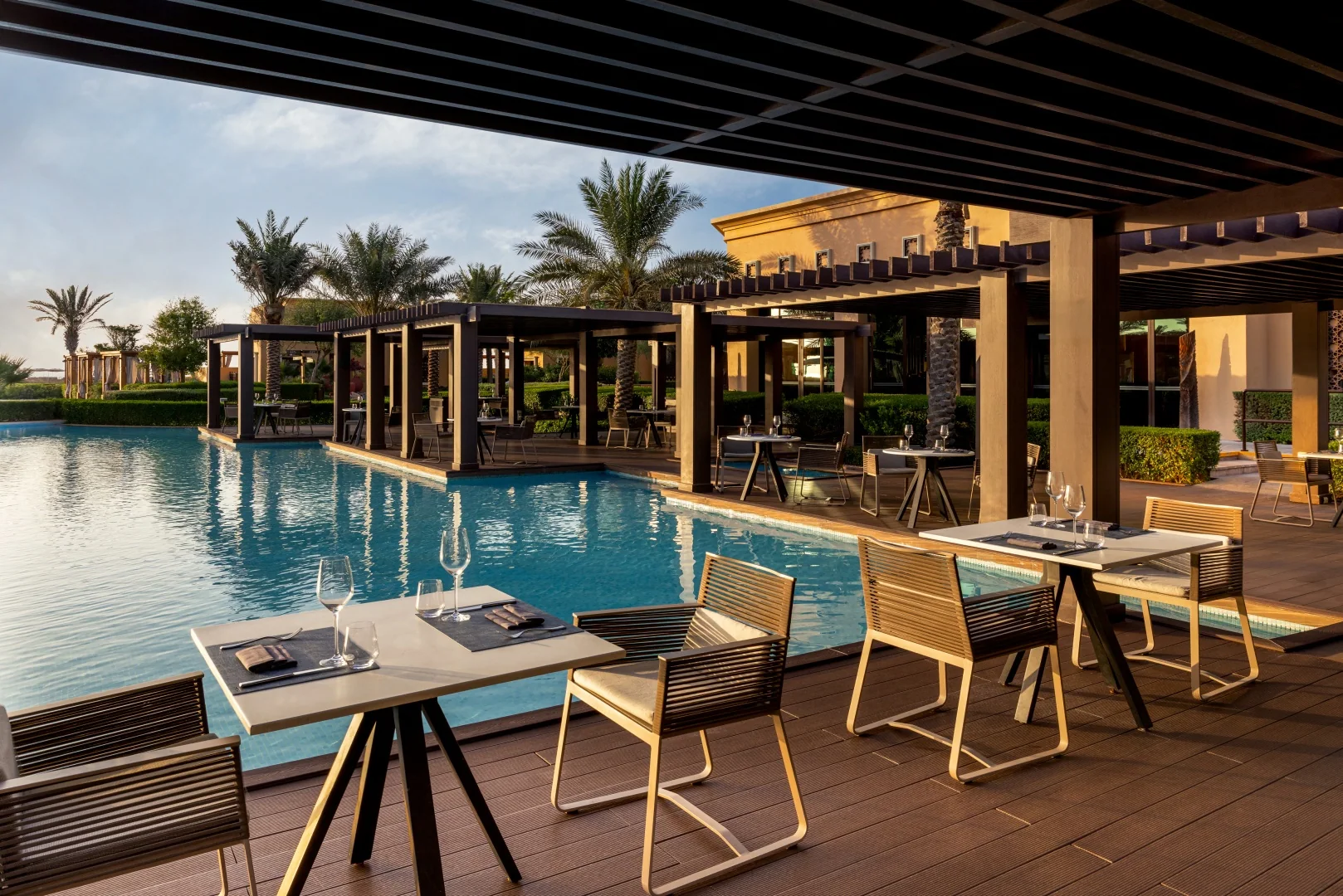 Saadiyat Rotana Resort & Villas · Turtle Bay Bar & Grill