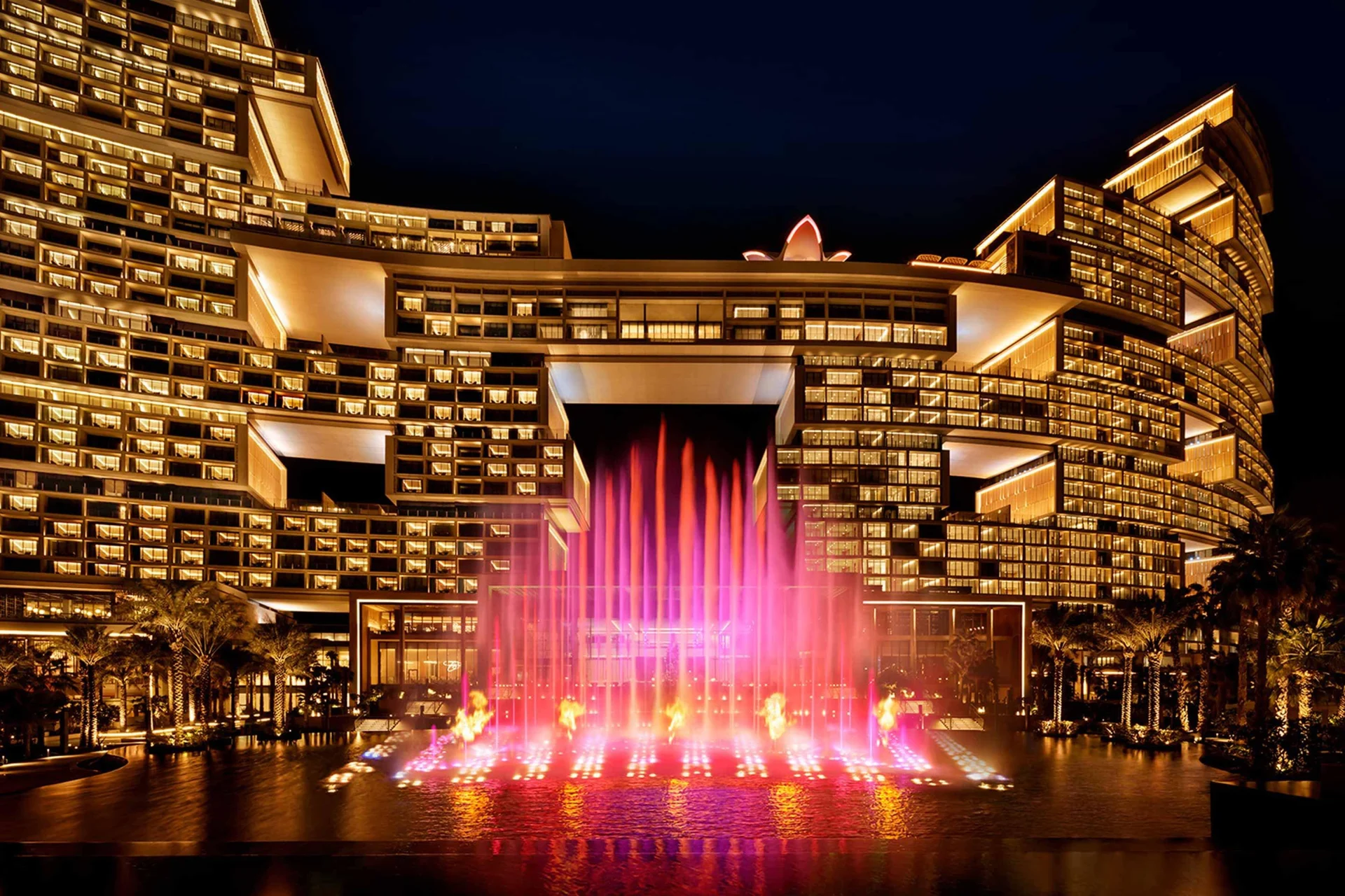 Atlantis The Royal · Skyblaze Fountain