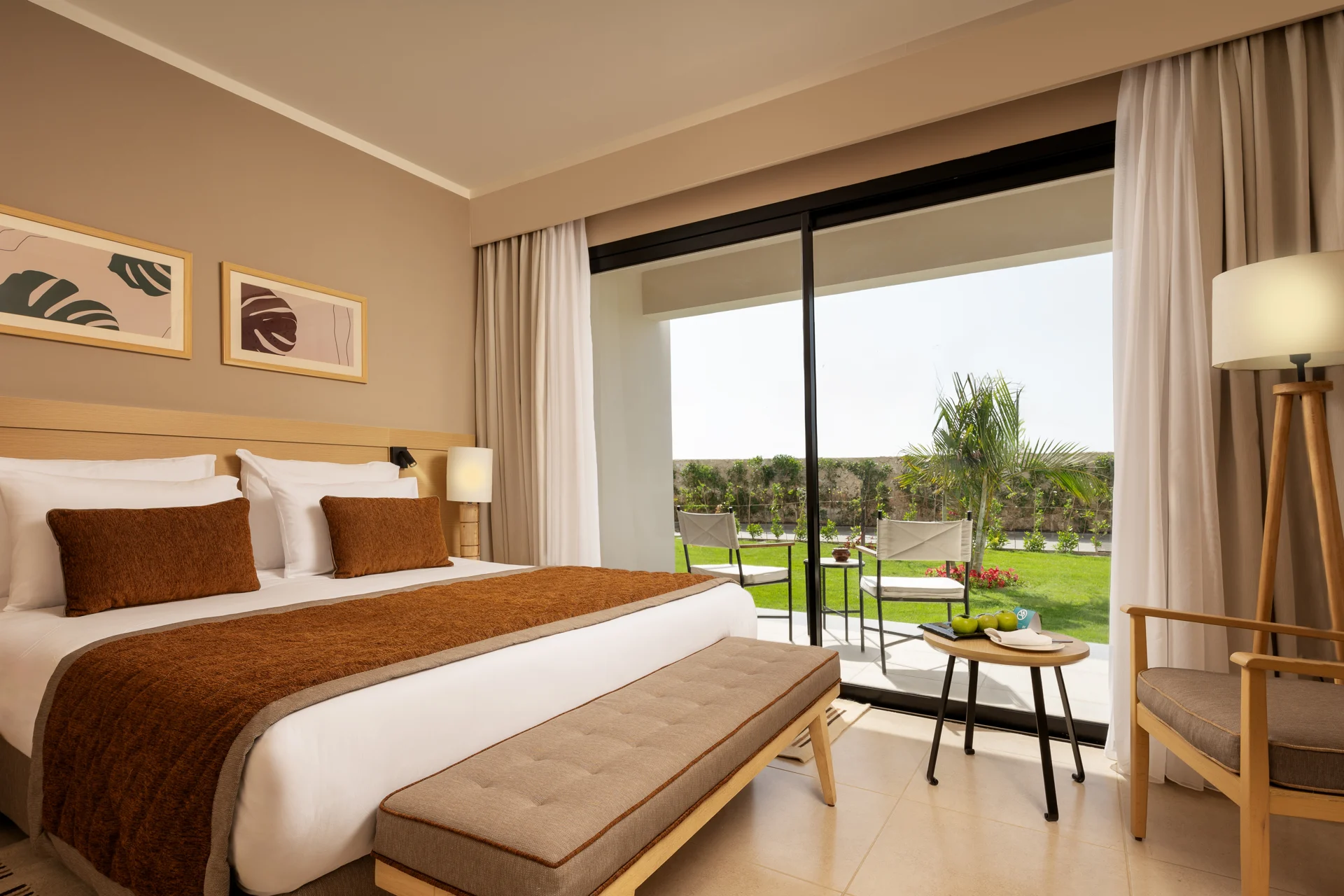 JAZ Elite Amara · Deluxe, Queen Bed, Garden View