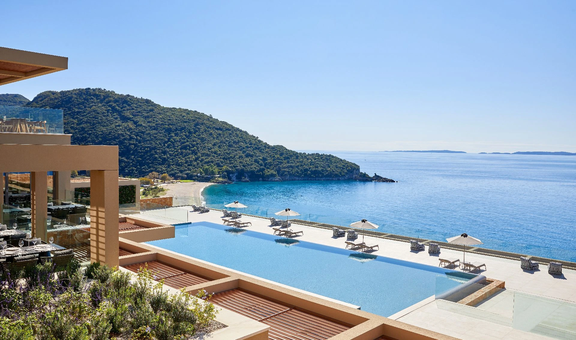Elix, Mar-Bella Collection · Pool & Karavostasi-Strand