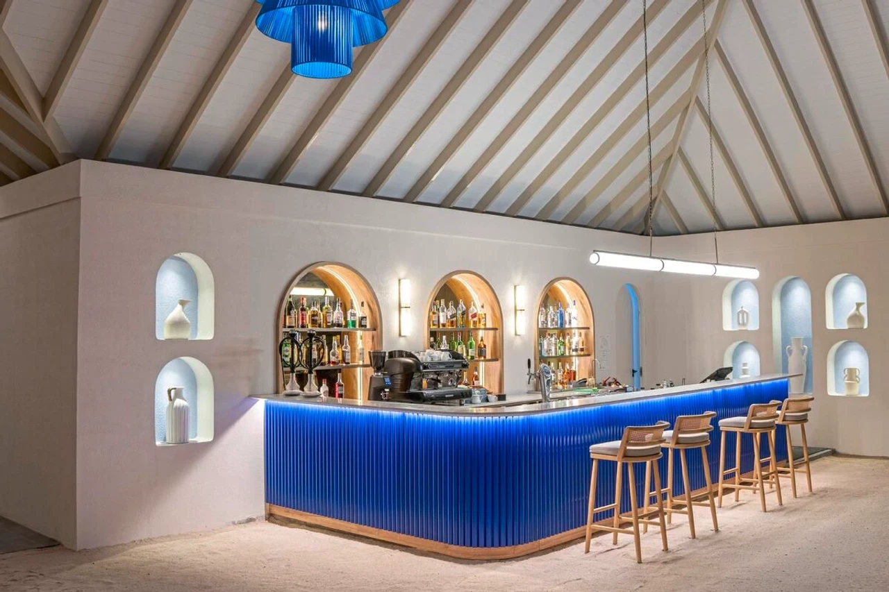 Eri Maldives · Sip & Dip