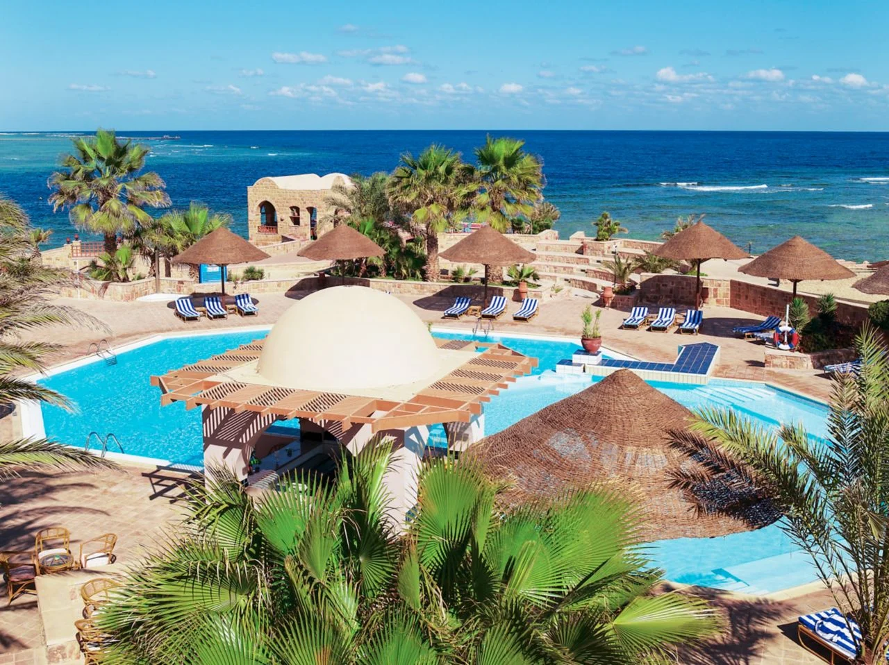 Mövenpick Resort El Quseir · Poollandschaft am Roten Meer