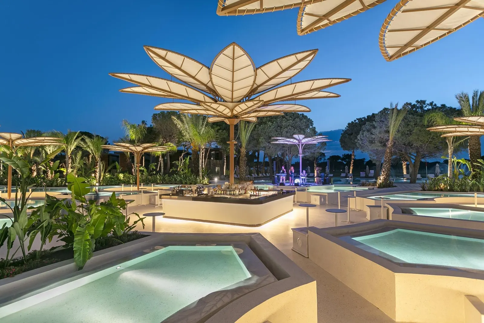 Cullinan Belek · Azure Pool Bar