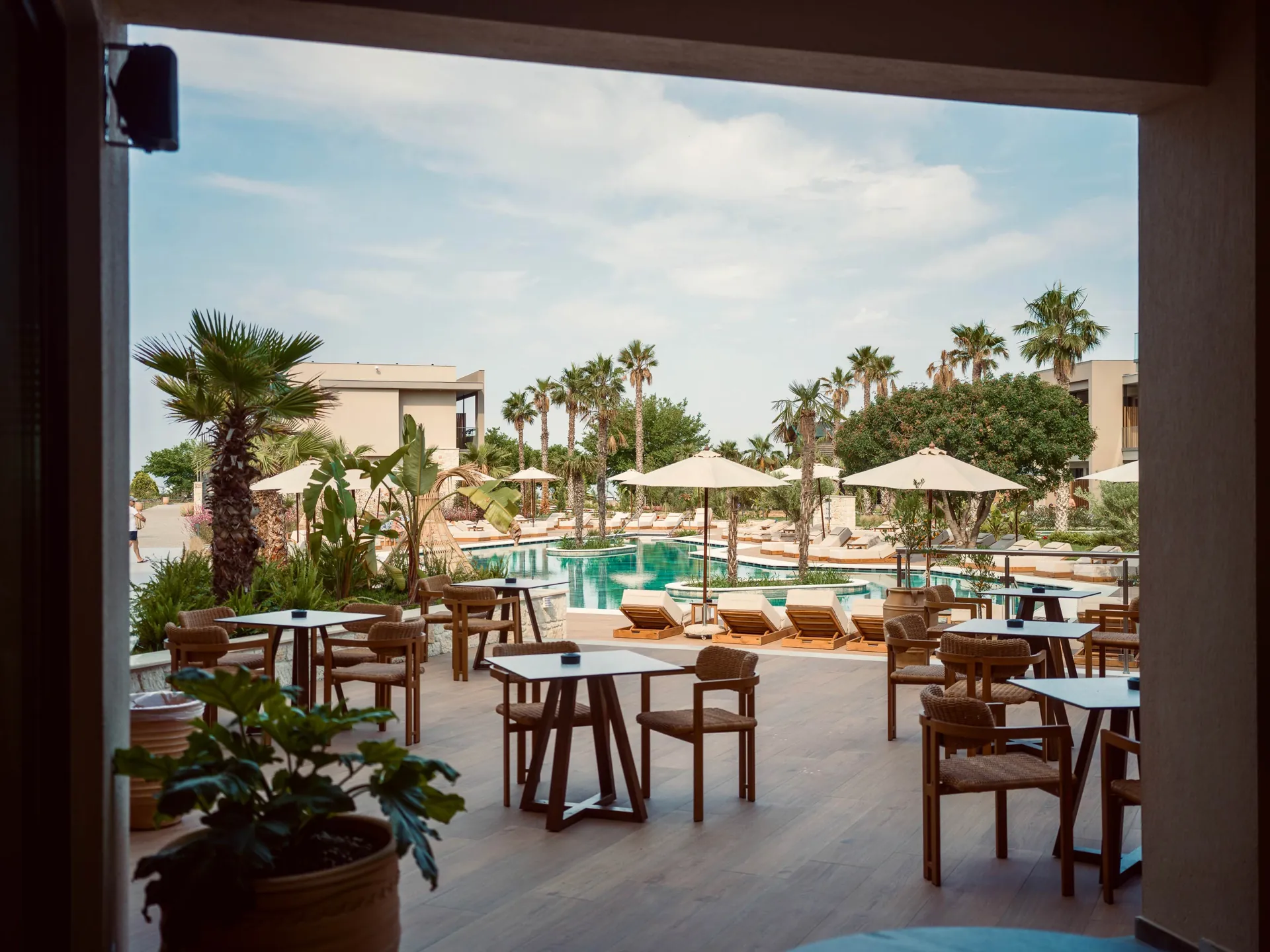 Portes Theros · Lobby Bar