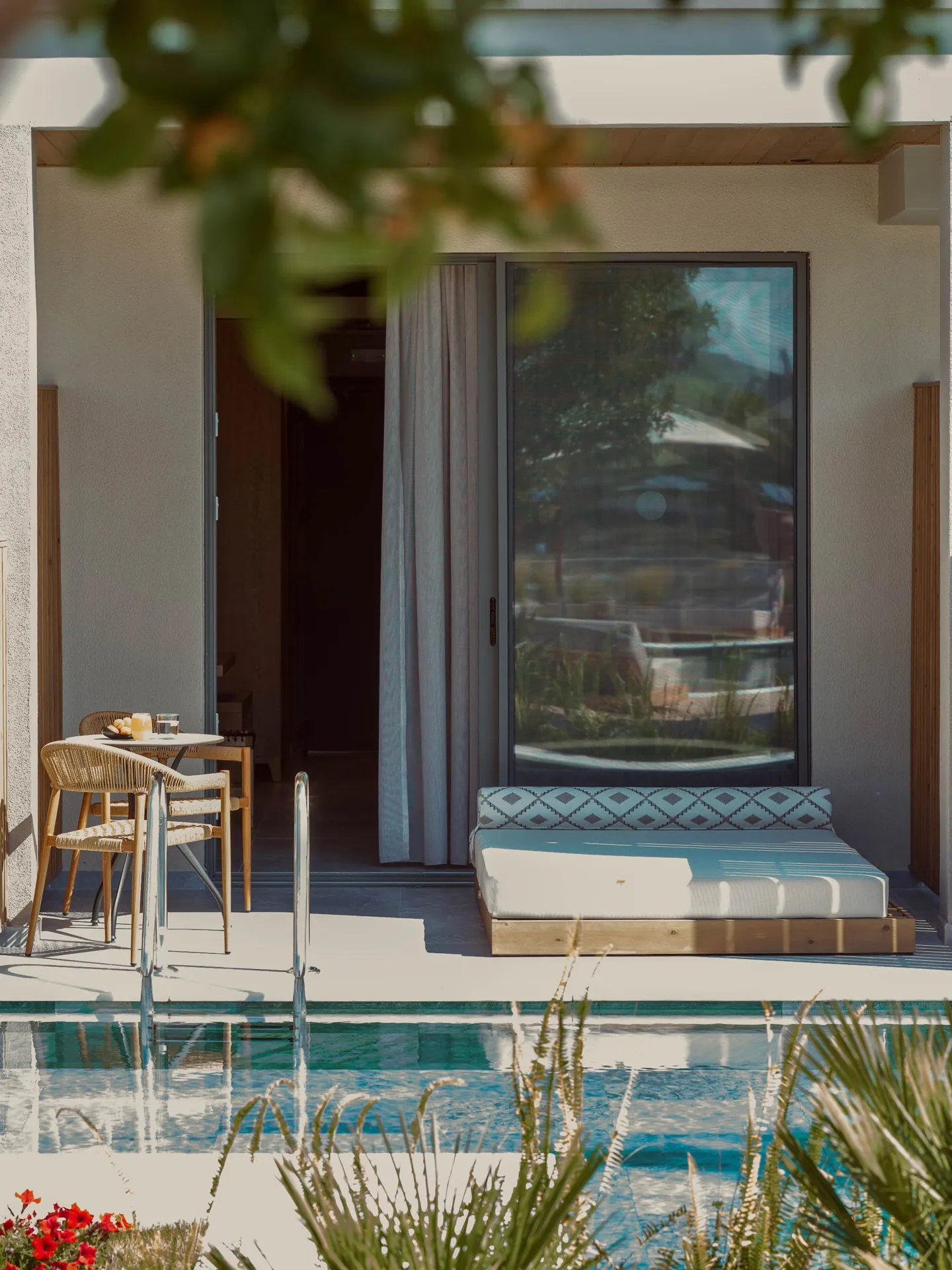 Portes Theros · Zimmer mit direktem Poolzugang