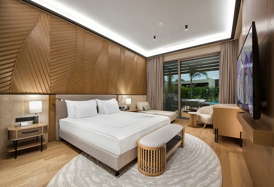 Amber Lagoon Villa · Regnum The Crown