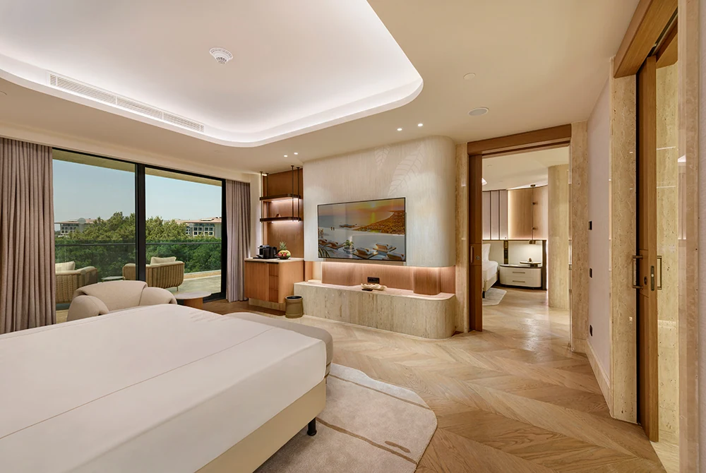 Family Suite · Regnum The Crown