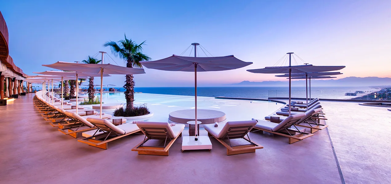 Seven Rooftop Pool
